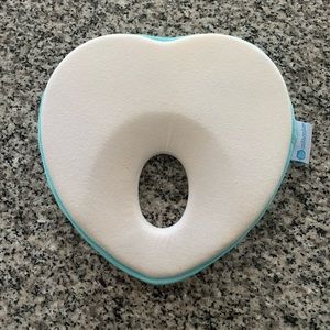Baby head shaping pillow